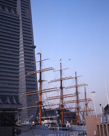 みなとみらい04ランドマークタワー/日本丸